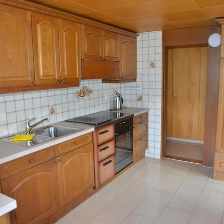 Grosse, Schoene Wohnung Im Gruenen Brig Buitenkant foto